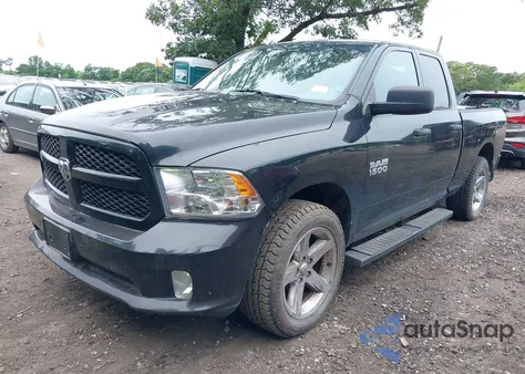 2018 Ram 1500 Express 4X4 6'4 Box z USA, uszkodzony, nr VIN 1C6RR7FG3JS173051